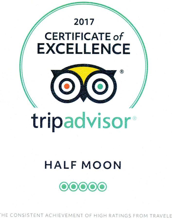The Half Moon Inn Гуул Екстериор снимка